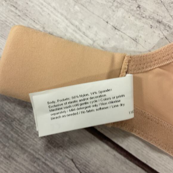 Amoena “Marlena” pocketed mastectomy Seamless Bra - Picture 9 of 12